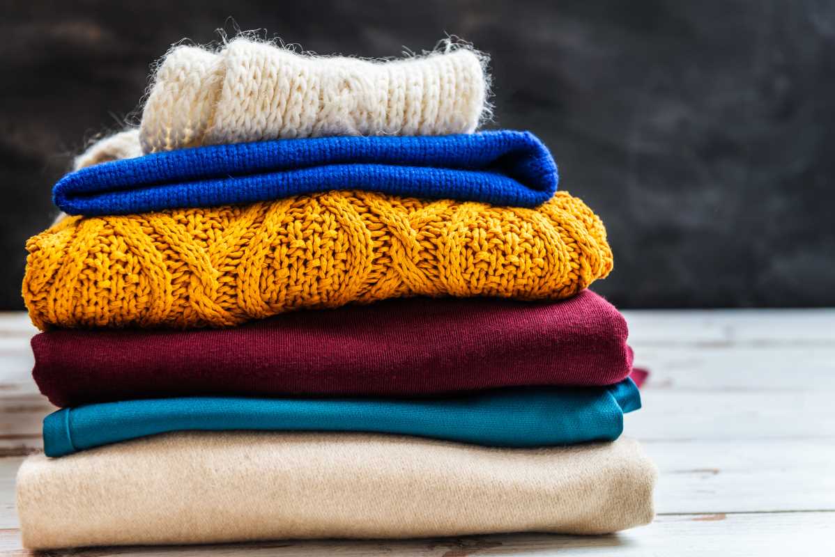 How to Incorporate Color Into Your Closet 
